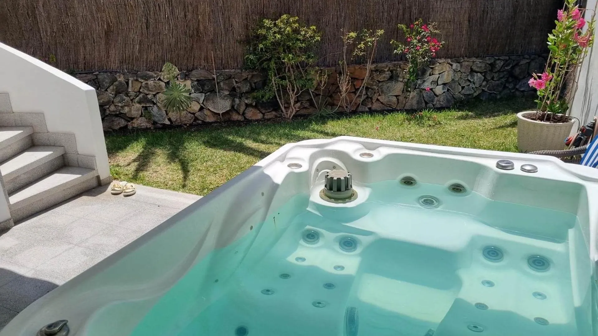 2 Bedrooms Bungalow With Amazing View And Private Jacuzzi Costa Adeje  Holiday home