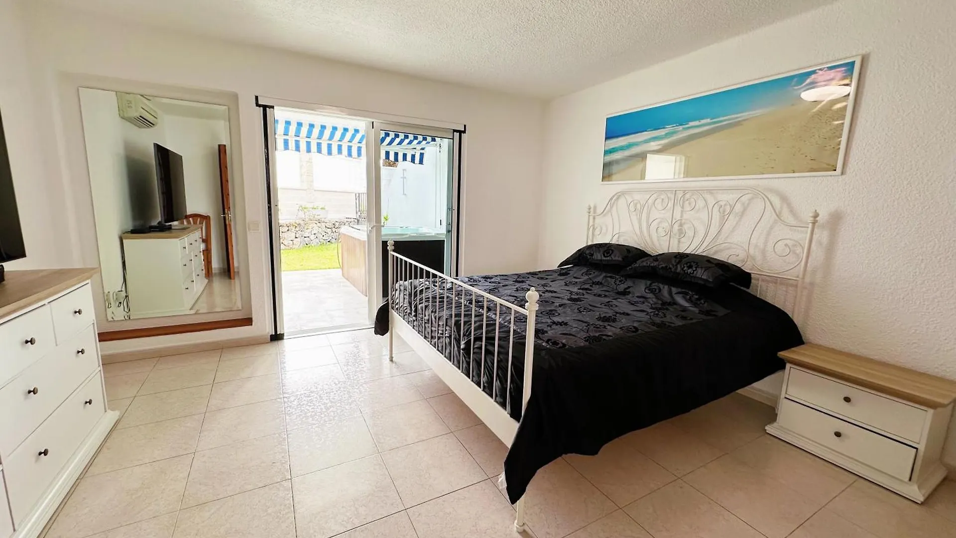 2 Bedrooms Bungalow With Amazing View And Private Jacuzzi Costa Adeje  0*, Costa Adeje (Tenerife)